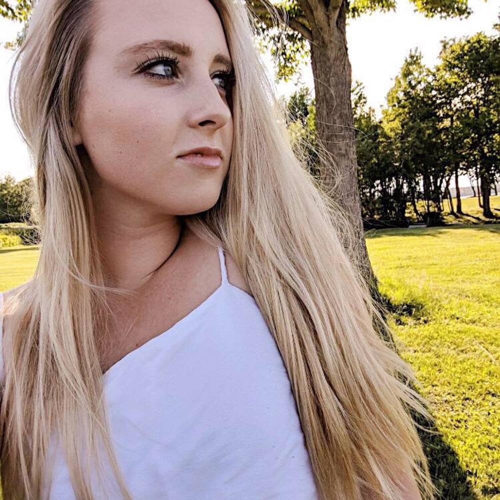 Meet your Posher, Abbi